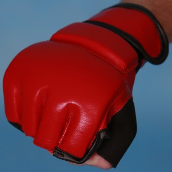 GAPONEZ MMA Перчатки Боевые Pride Веревка/Липучка Красный Цвет GMMA40 единоборства перчатки боевые
martial arts fight gloves
# GMMA40
