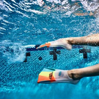 TYR 斯特瑞克硅胶脚蹼 LFSTRKR